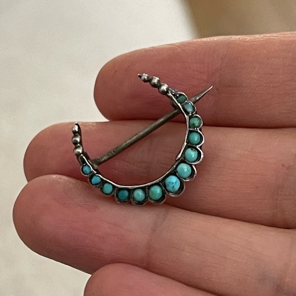 Antique natural turquoise silver crescent brooch - Picture 2 of 8